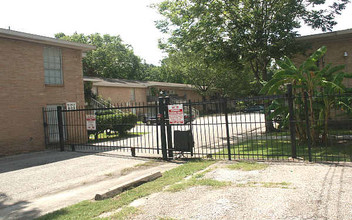 Sherwood Gardens in Houston, TX - Foto de edificio - Building Photo