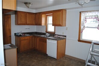 24850 Zeman Ave in Euclid, OH - Building Photo - Building Photo