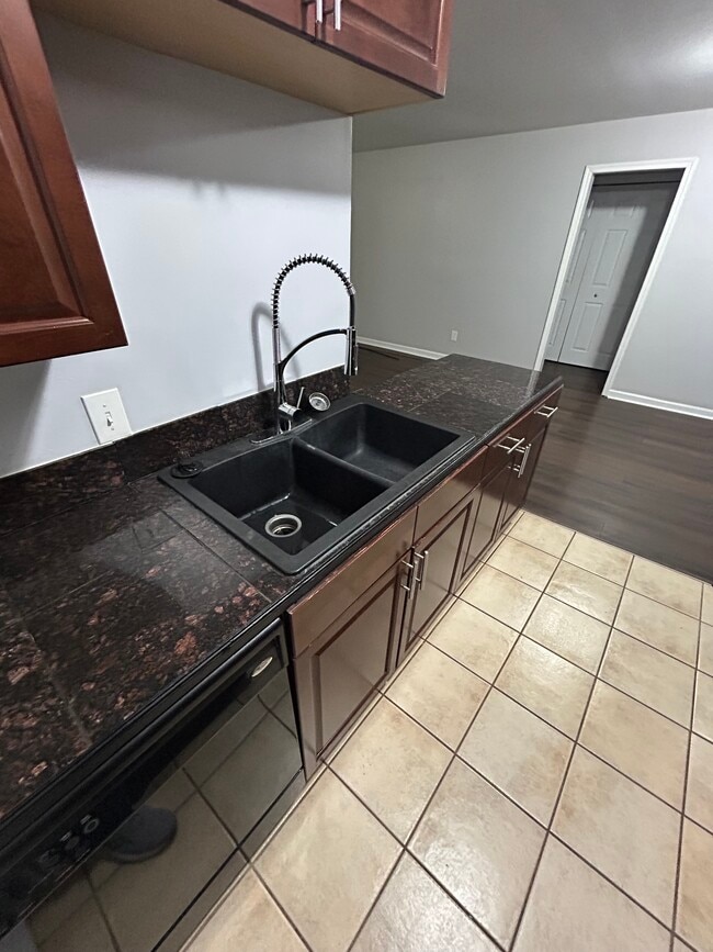 109 Prescott Place, Unit 109 Prescott Place in Nashville, TN - Foto de edificio - Building Photo