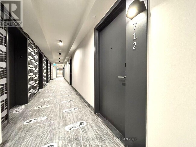 180 Front St E in Toronto, ON - Building Photo - Building Photo