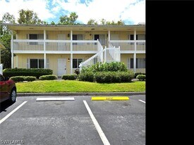 4615 Bayshore Dr in Naples, FL - Building Photo