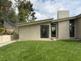 4236 Ellenita Ave in Tarzana, CA - Building Photo