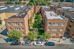 3525 N Broadway St, Unit 1W in Chicago, IL - Building Photo