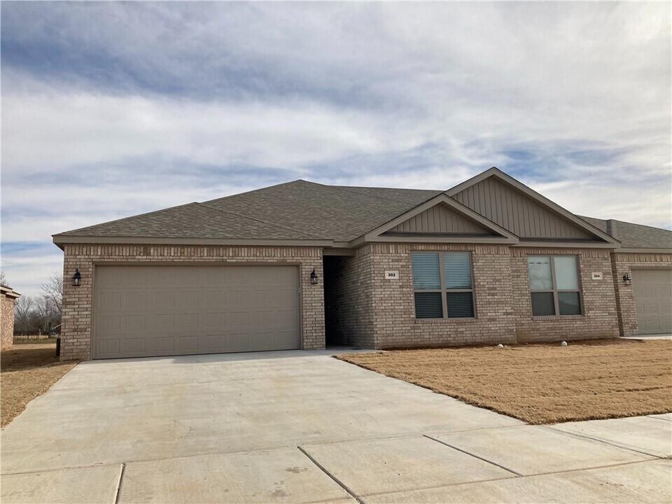 302 Alder St in Pea Ridge, AR - Building Photo