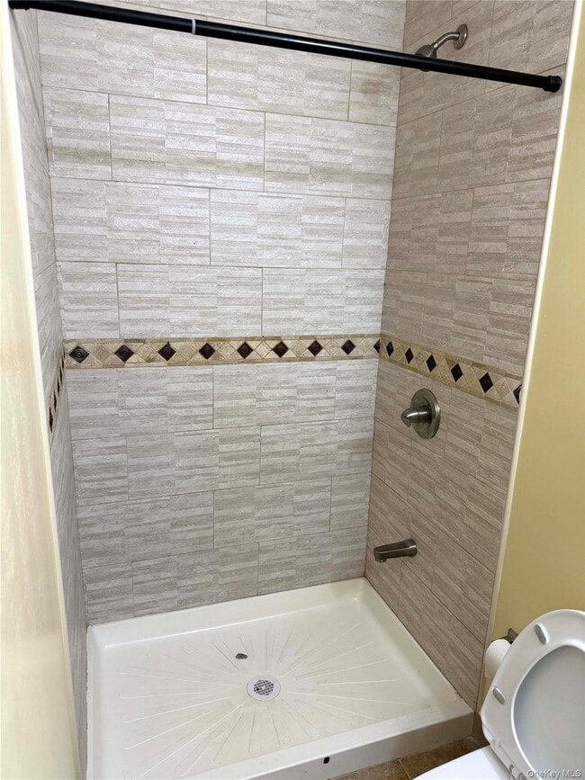 30-03 73rd St in Queens, NY - Building Photo - Building Photo