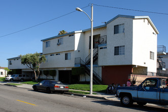 11734 Oxford Ave in Hawthorne, CA - Building Photo - Building Photo