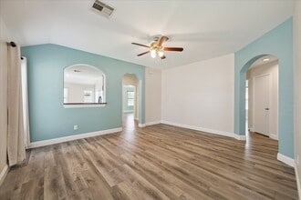 3129 Sun Terrace Ln in Dickinson, TX - Building Photo - Building Photo