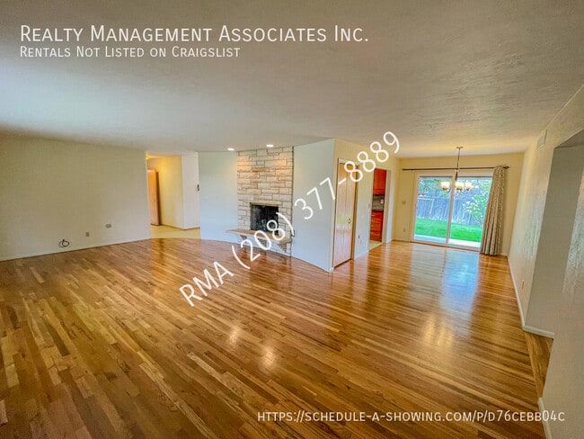 2360 S Ridgeview Way in Boise, ID - Building Photo - Building Photo