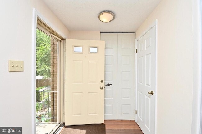 6832 Heatherway Ct in Alexandria, VA - Building Photo - Building Photo