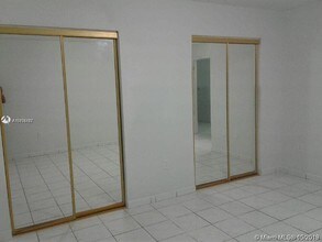 2258 W 74th St-Unit -202-9 in Hialeah, FL - Building Photo - Building Photo