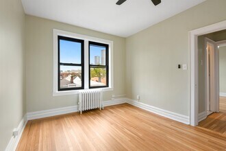 56 Glenwood Ave-Unit -45 in Jersey City, NJ - Building Photo - Building Photo