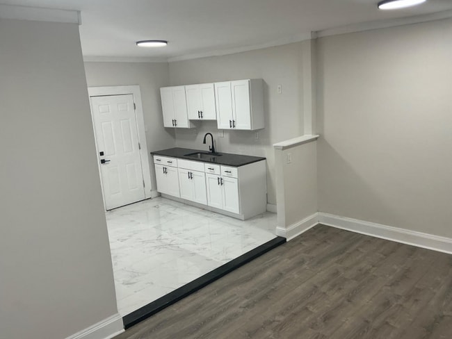 1970 E 71st St in Cleveland, OH - Foto de edificio - Building Photo