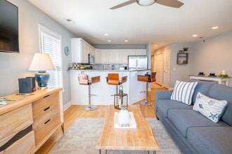 208 Carolina Beach Ave S in Carolina Beach, NC - Building Photo - Building Photo