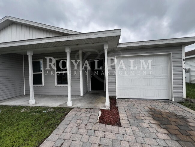 18319 Gibraltar Ln in Lehigh Acres, FL - Foto de edificio - Building Photo
