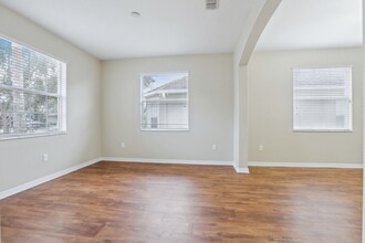 2915 Trinity Cottage Dr in Land O Lakes, FL - Foto de edificio - Building Photo