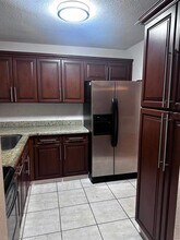 13964 Lake George Ct in Hialeah, FL - Building Photo - Building Photo