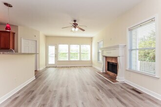 7854 Rainey Dr in Nashville, TN - Building Photo - Building Photo