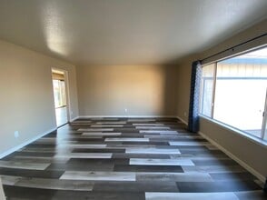 2036 Sweetwater Dr in Modesto, CA - Building Photo - Building Photo