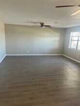 402 Thompson Dr in Bay City, TX - Building Photo - Building Photo