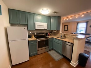 1205 St Charles Ave, Unit 603 in New Orleans, LA - Foto de edificio - Building Photo