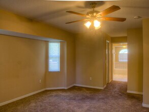 5515 Maccaughey Dr in North Port, FL - Building Photo - Building Photo