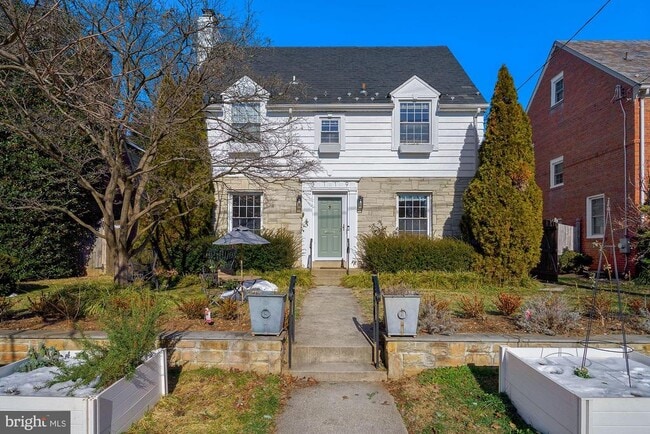 property at 3119 Patterson Pl NW