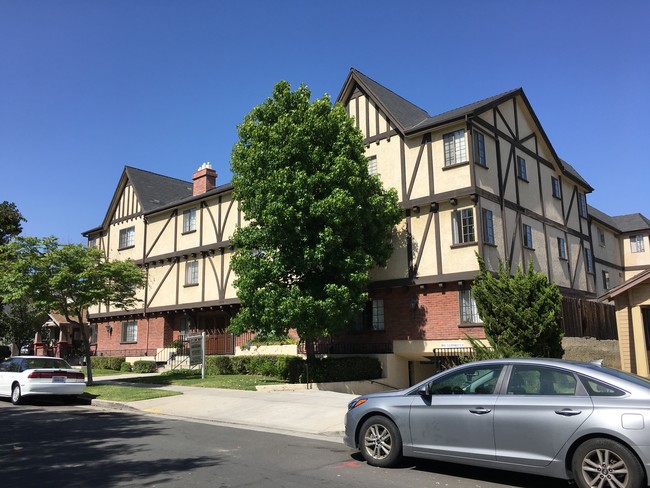 201 N Belmont in Glendale, CA - Foto de edificio - Building Photo