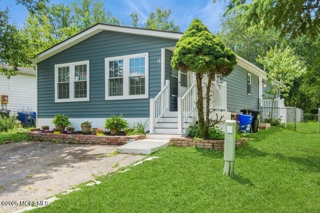 21 Forest Dr in Englishtown, NJ - Building Photo - Building Photo