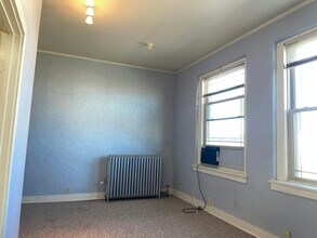 109 1/2 E 6th St in Newton, KS - Building Photo - Building Photo