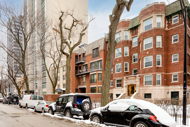 2736 N Hampden Ct in Chicago, IL - Foto de edificio - Building Photo