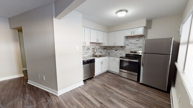 727 E Kingsley St in Ann Arbor, MI - Foto de edificio - Building Photo