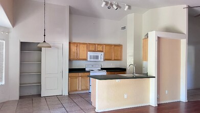 975 E Scott Ave in Gilbert, AZ - Building Photo - Building Photo
