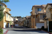 Las Flores Village in San Marcos, CA - Foto de edificio - Building Photo