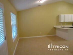 1267 Summit Oaks Dr E in Jacksonville, FL - Building Photo - Building Photo