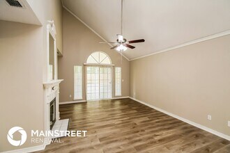 8054 Loch Lomond Ln in Jacksonville, FL - Foto de edificio - Building Photo