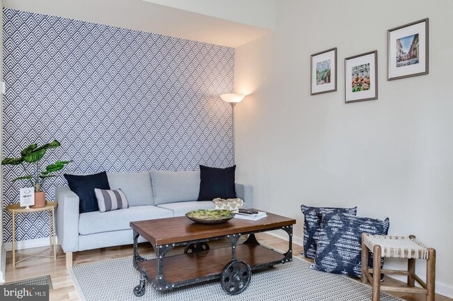 2061 Kater St in Philadelphia, PA - Building Photo - Building Photo