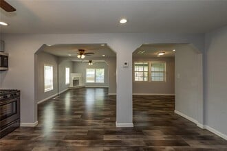 660 Oregon Ave in Beaumont, TX - Foto de edificio - Building Photo