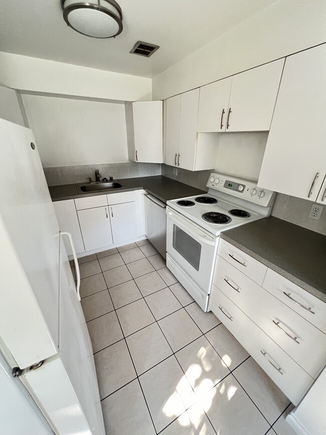 605 E Euclid Ave, Unit 605 and a half in Spokane, WA - Building Photo - Building Photo