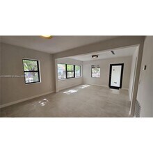 424 NE 63rd St in Miami, FL - Foto de edificio - Building Photo
