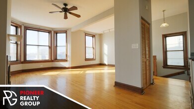 2835 N Ashland Ave-Unit -2835-2 in Chicago, IL - Building Photo - Building Photo