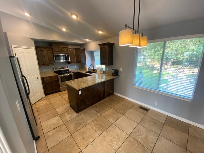 987 E Blue Heron Way in Draper, UT - Building Photo - Building Photo