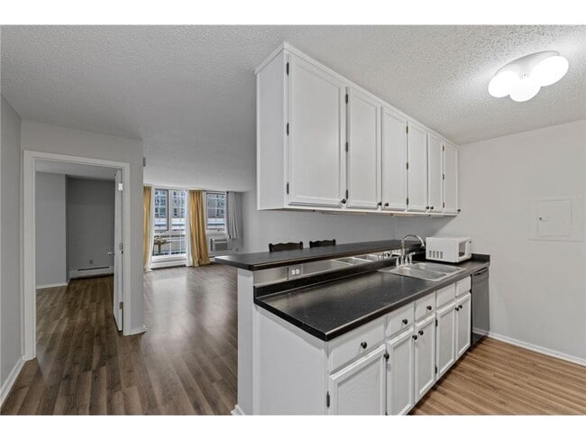 property at 433 S 7th St