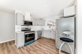 4752 Memorial Dr in Calgary, AB - Building Photo - Building Photo