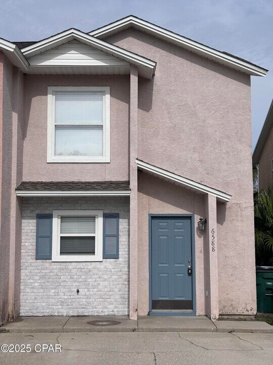 6588 Harbour Blvd in Panama City Beach, FL - Foto de edificio