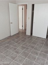 8400 Amigo Ave in Los Angeles, CA - Building Photo - Building Photo