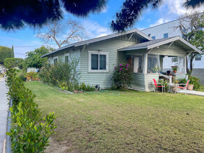 421 S Eucalyptus Ave in Inglewood, CA - Building Photo - Building Photo