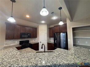 309 Tuscany Dr in Victoria, TX - Building Photo - Building Photo