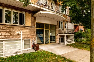 Appartements Annette in Montréal, QC - Building Photo