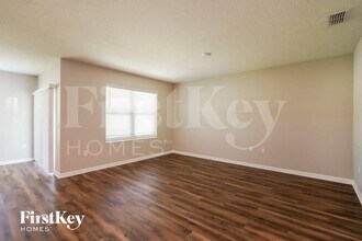 2741 Grand Central Ave in Tavares, FL - Building Photo - Building Photo