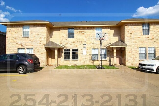 5713 Redstone Dr
